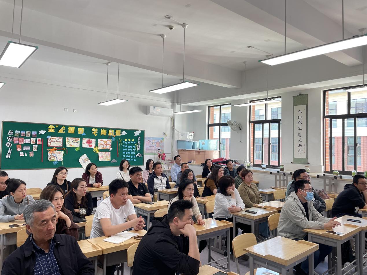 2025.4.25 2024-2025第二学期家长会新闻稿_html_306ce88d.jpg