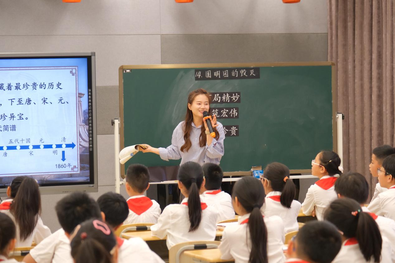 报道20250425攀·灯，攀登！南京“攀·灯”语文工作室联盟持续13年助力青年教师发展(1)_html_m73c391d9.jpg