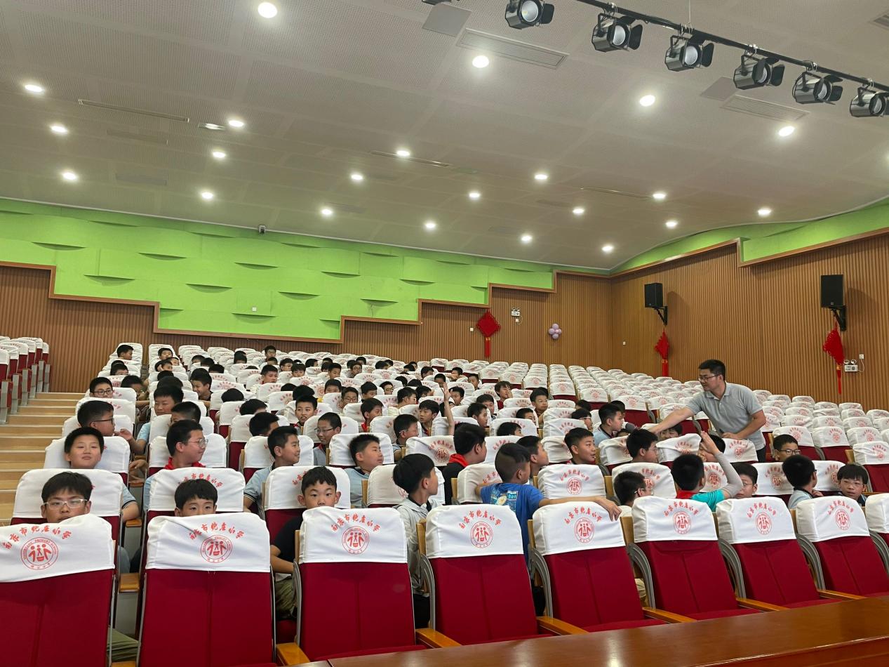 20240527心理健康月五年级青春期讲座暨陶老师进校园志愿者活动(1)_html_m7d6a800d.jpg