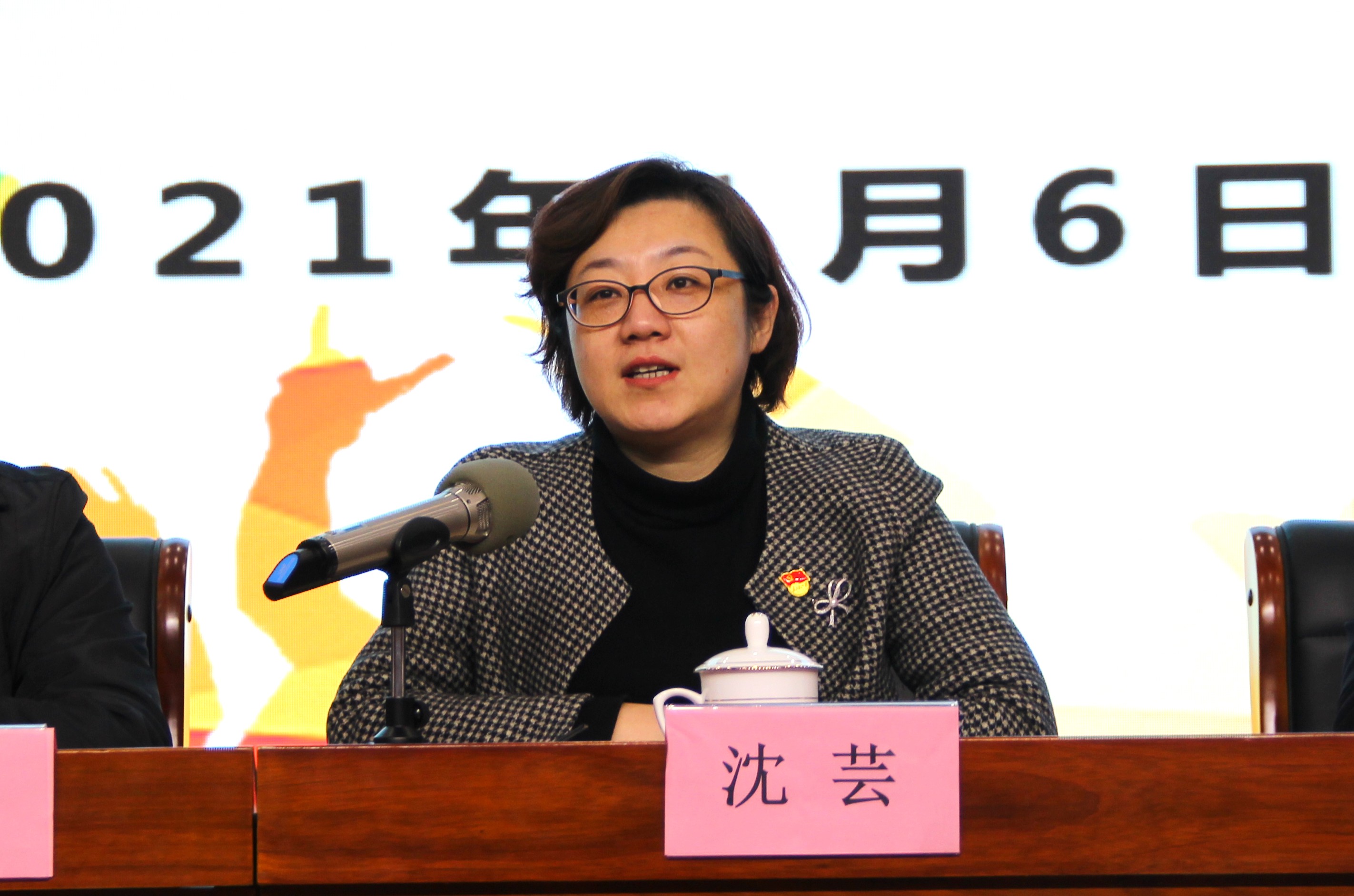 大学生进校园_html_455dc3f6.jpg