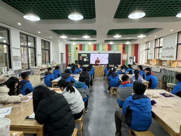 20231227美术组组内课新闻稿(1)_html_md9e6870.jpg