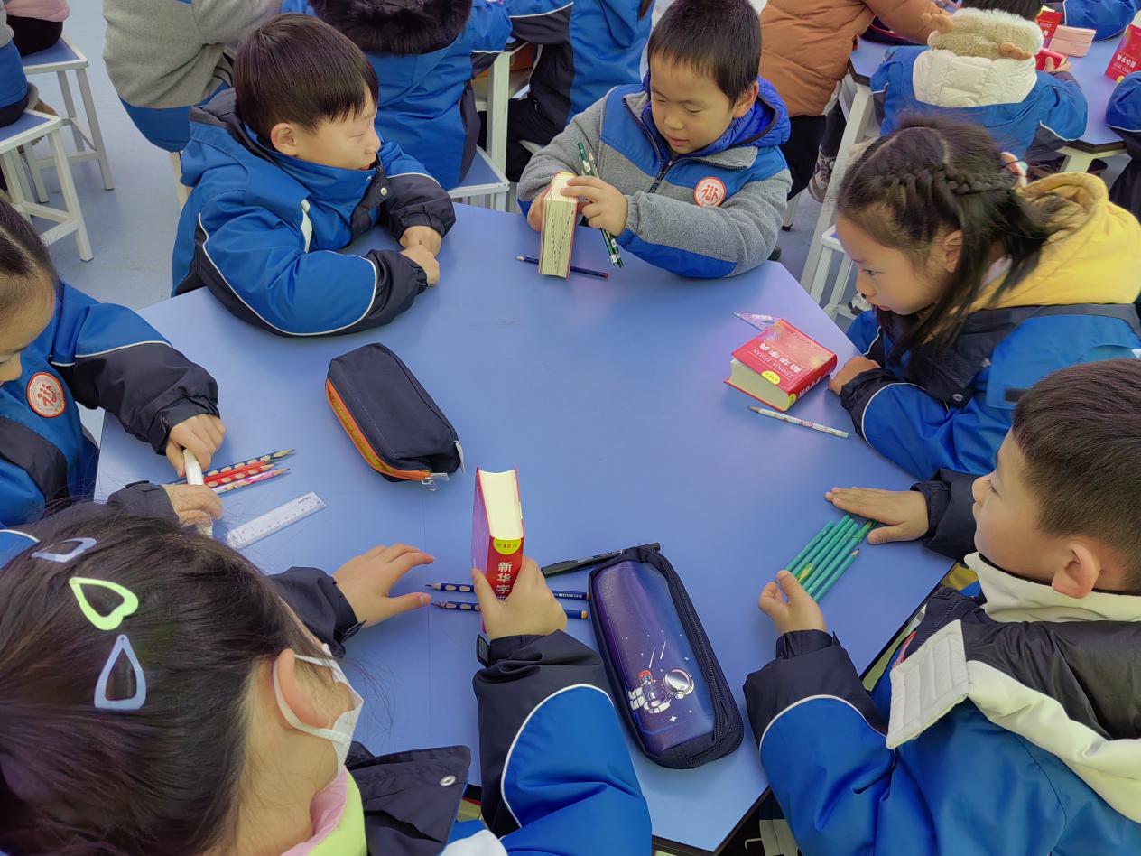 20231229“小先生制”在小学科学教育活动中的实践研究——记南京市晓庄小学科学组校本研修活动（五） (1)_html_m7531877d.jpg