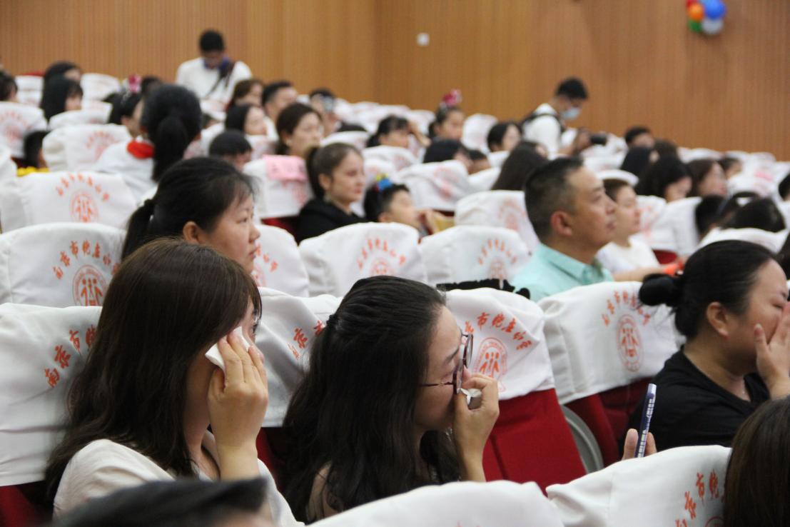 飘扬吧，红领巾】筑梦十岁 礼赞_html_m2943d46a.jpg