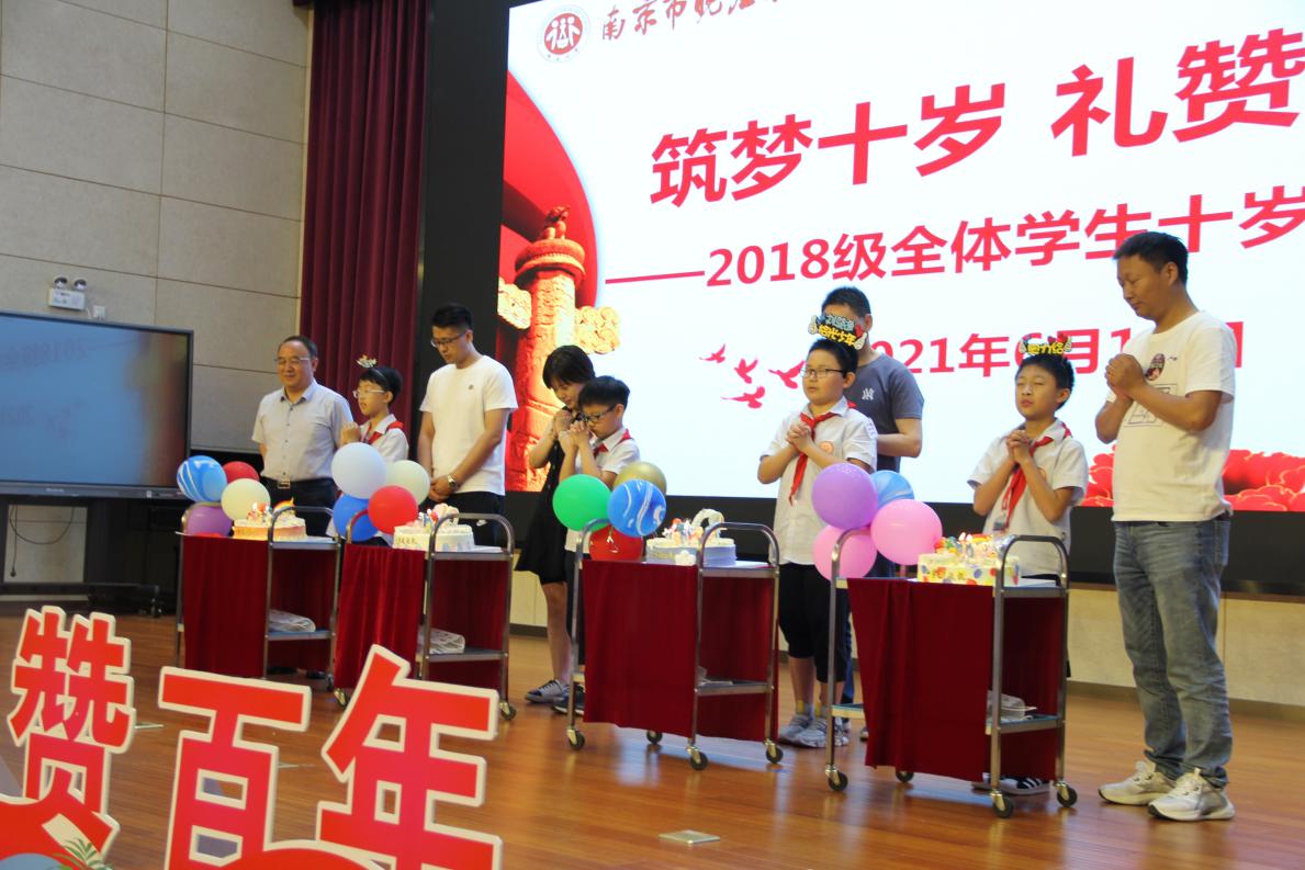 飘扬吧，红领巾】筑梦十岁 礼赞_html_2f5d4a24.jpg