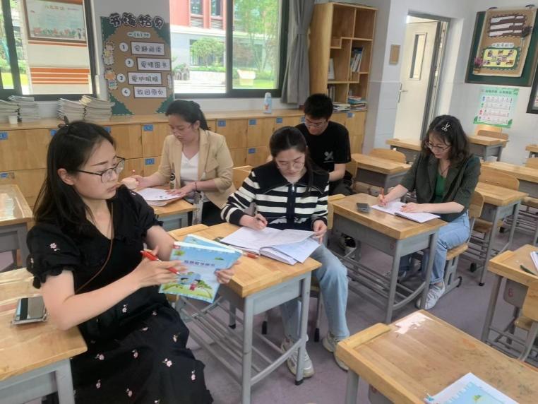 教研活动汲营养 提升课堂促成长_html_m74db2e7c.jpg