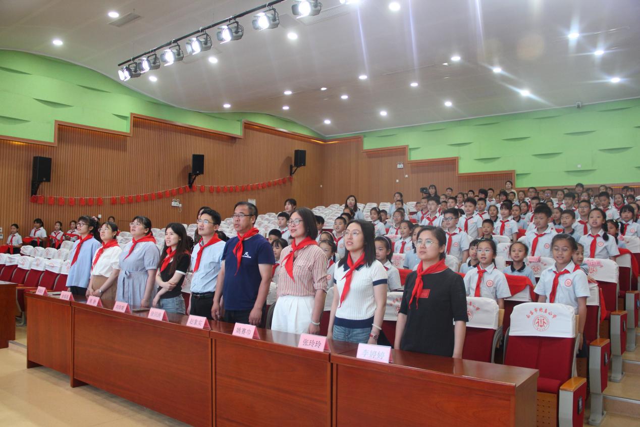入队仪式新闻稿(1)_html_54b4eeda.jpg