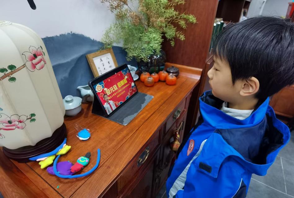 18周新闻稿_html_7cf200.jpg