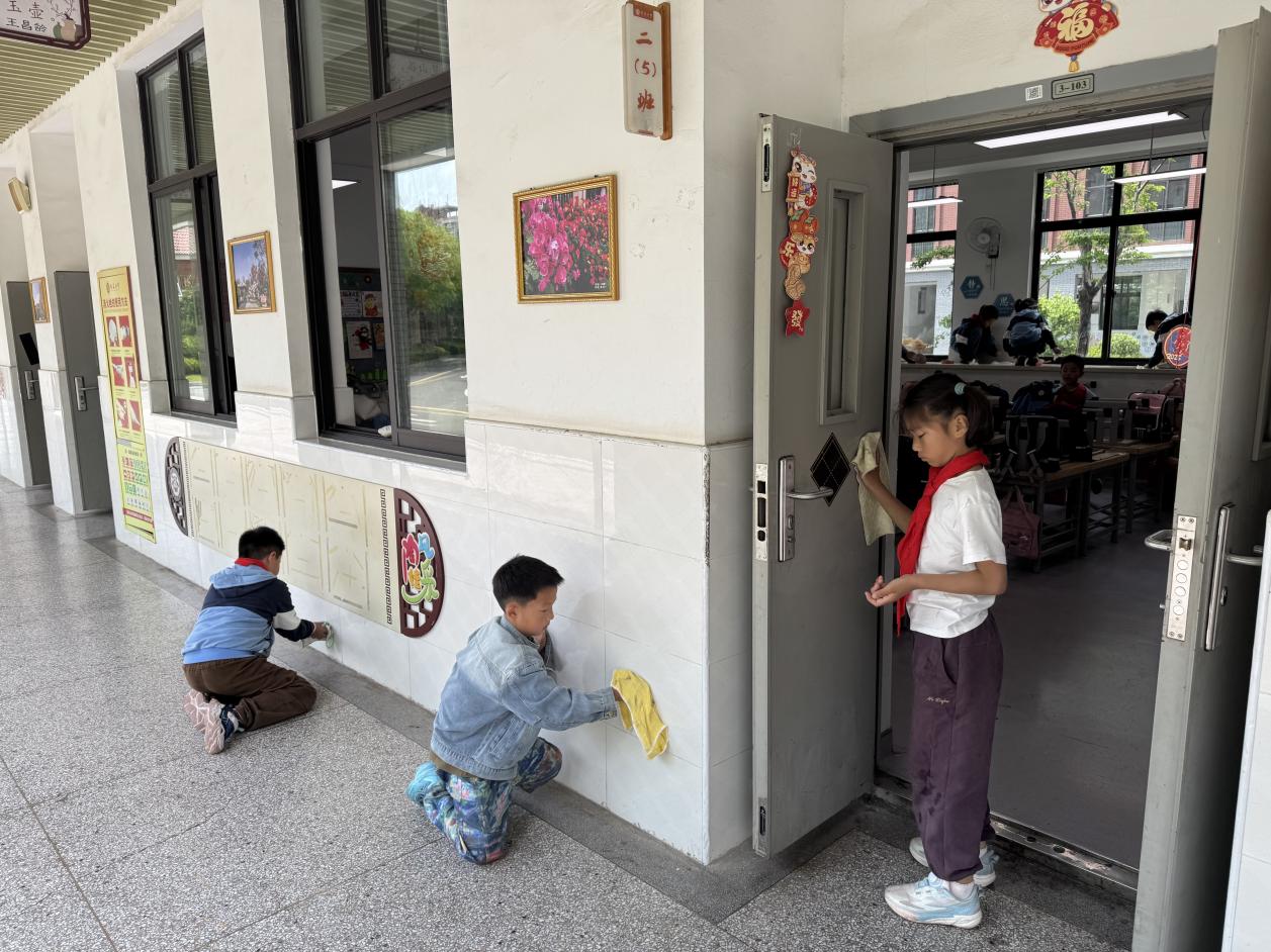2025.5劳动周新闻(1)_html_68cb4786.jpg