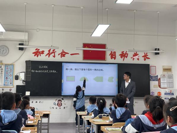 “自动课堂”下“小先生制”评价标准的思考与实践(1)_html_m39037a4.jpg