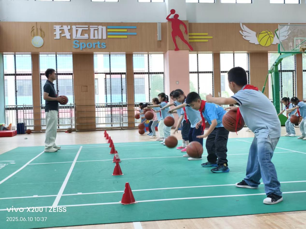 曹可 王康组内课新闻稿(1)_html_5f66e2ab.jpg