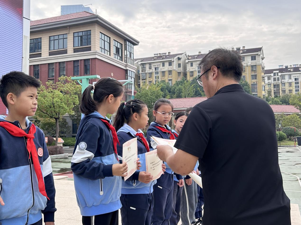 20241018珍惜粮食 杜绝浪费 (1)_html_m34f1536e.jpg