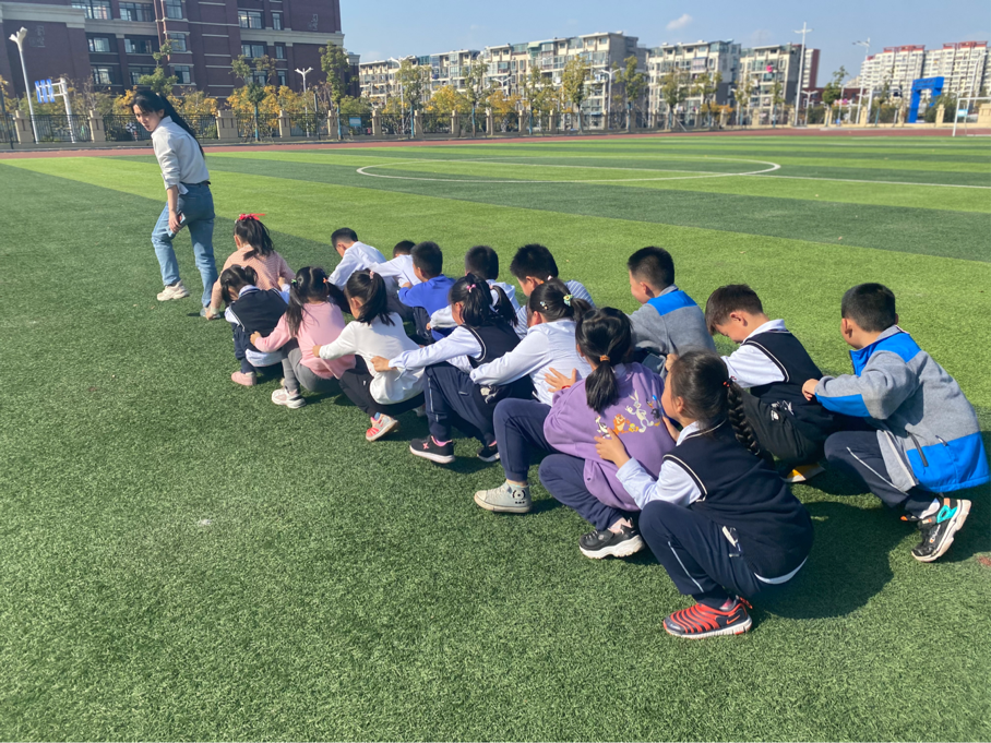 关注心理健康 构建和谐校园心理健康月新闻之二_html_306f768c.png