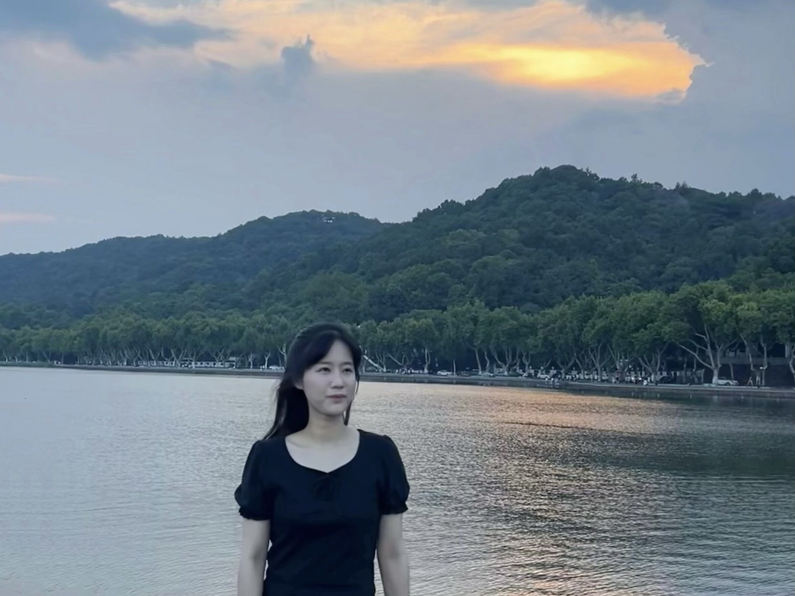 陆珊 个人照片.jpg