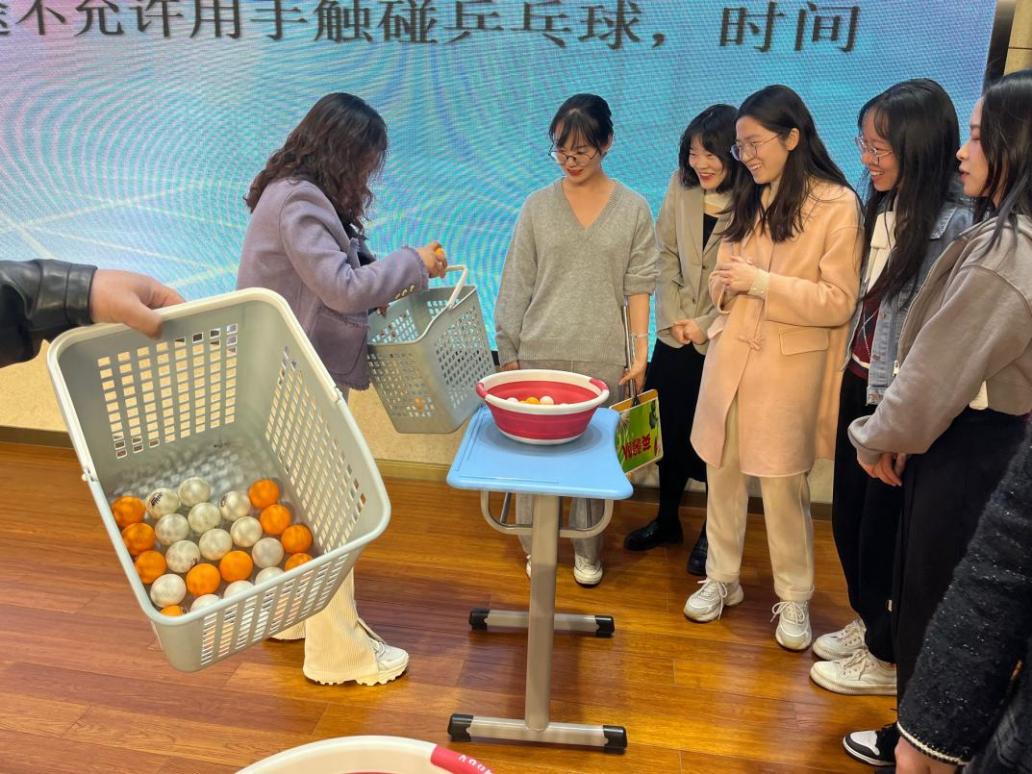 采撷书香前行，悦享你我心灵(3)(1)(1)_html_m1c5ef911.jpg