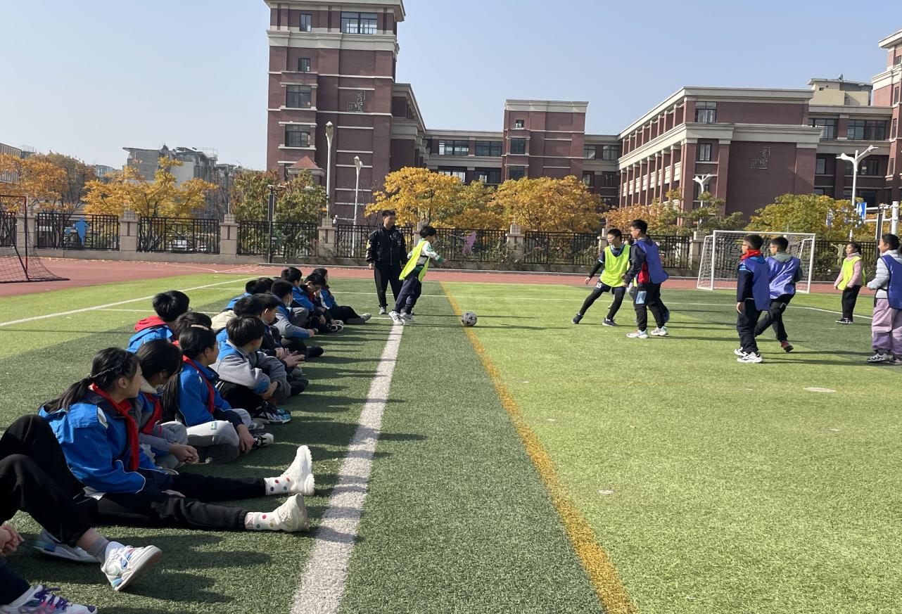 20231129晓庄小学第二届足球联赛（一）新闻稿_html_m3e706619.jpg