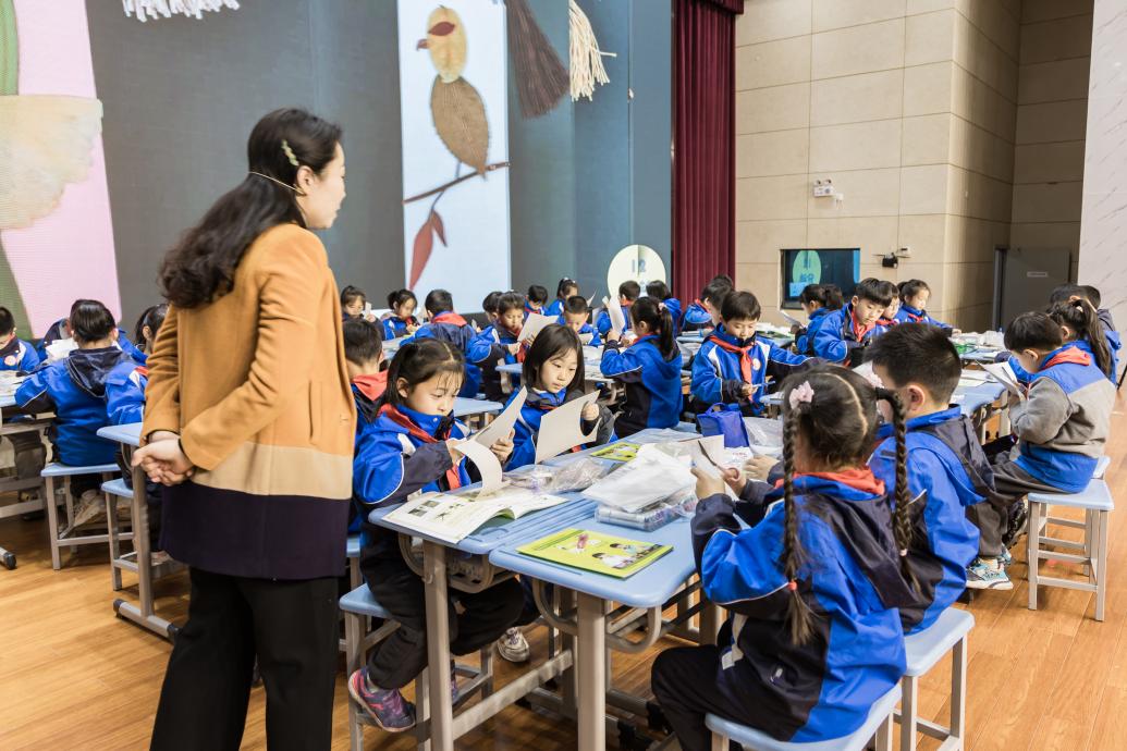 20231130课例展示显风采  劳动教育促发展 —南京市晓庄小学承办南京小学劳动学科教研活动(1)(1)_html_64aca3da.jpg