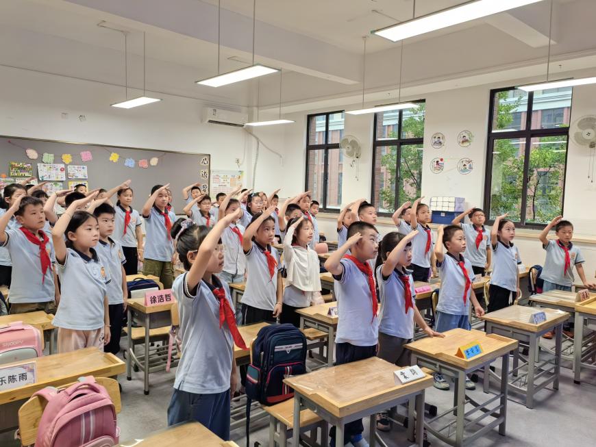 开学典礼新闻稿_html_4c09159b.jpg