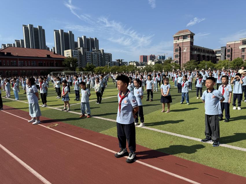 警钟在耳畔 强国在心间_html_3cbd09d4.jpg