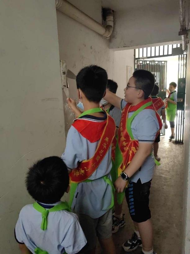 我是志愿小先锋_html_7756f72.jpg