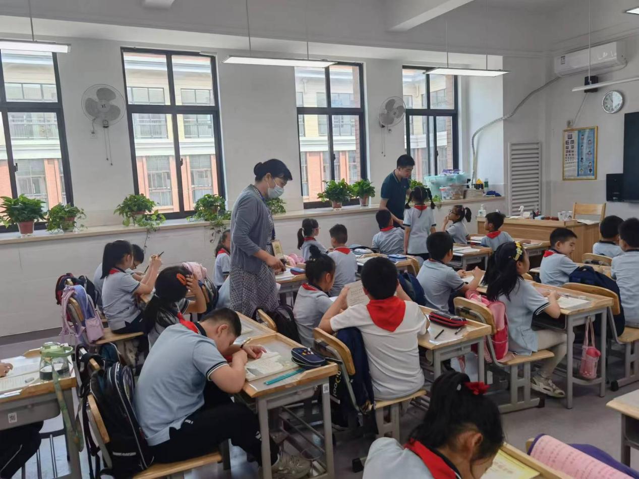 督学进校园报道_html_m6a32264a.jpg