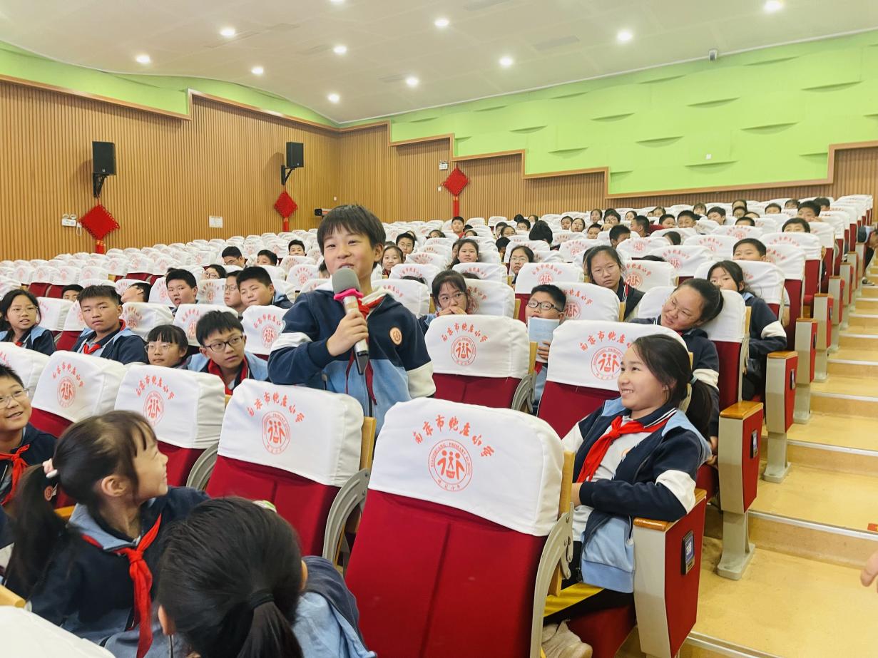 南京市晓庄小学法治宣传教育周活动新闻稿_html_m635e0663.jpg