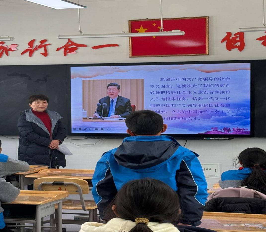 20241128劳模进校园新闻稿(1)_html_m5bb6052d.jpg
