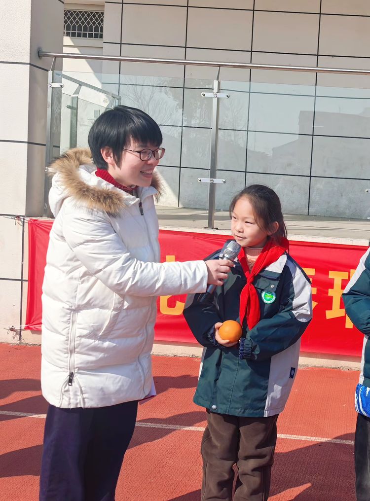 2.13“灵蛇迎春瑞气升，雅韵启航添锦绣”——记靖安小学春季开学典礼_html_1021252f.jpg