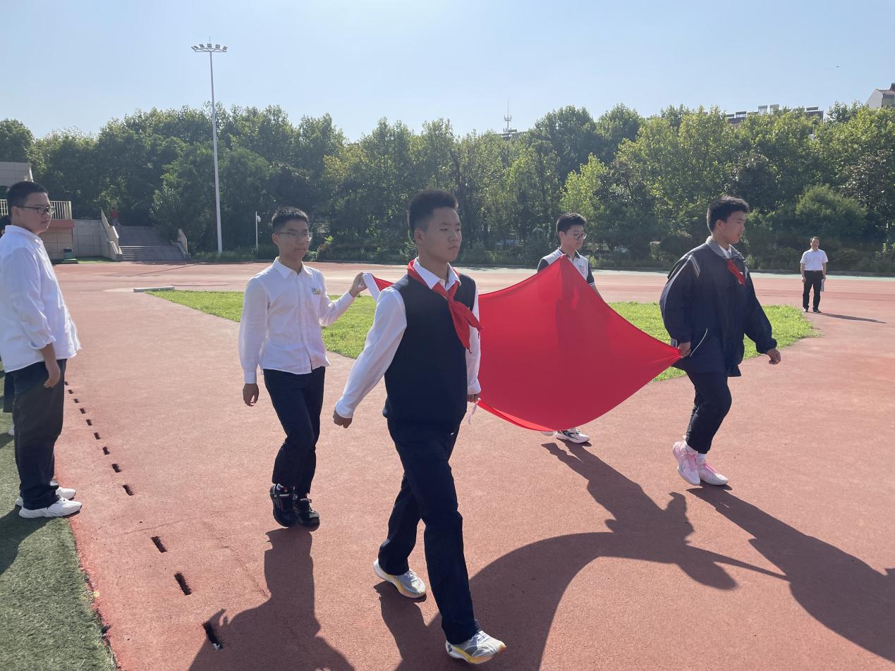 3.升旗9.19_html_m583f50c5.jpg