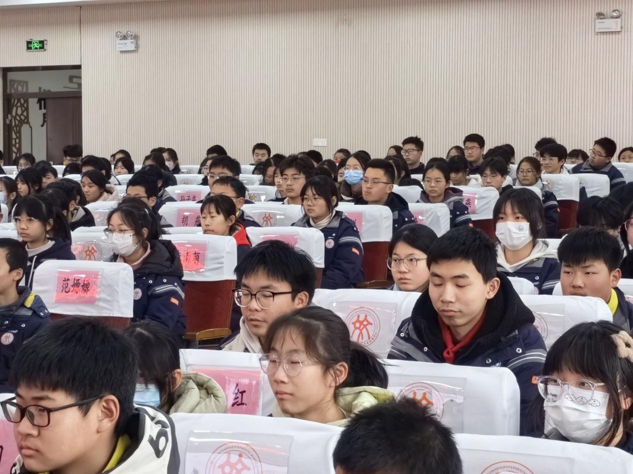 初二学生会议_html_6c12f01c.jpg