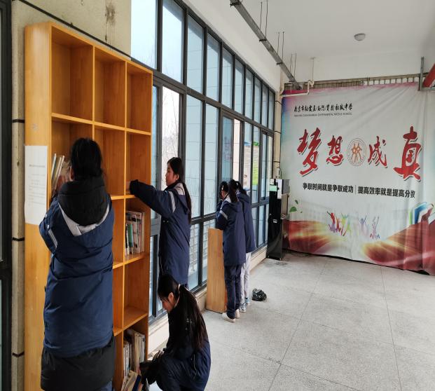 学习雷锋精神 传承光荣传统_html_m49dee483.jpg