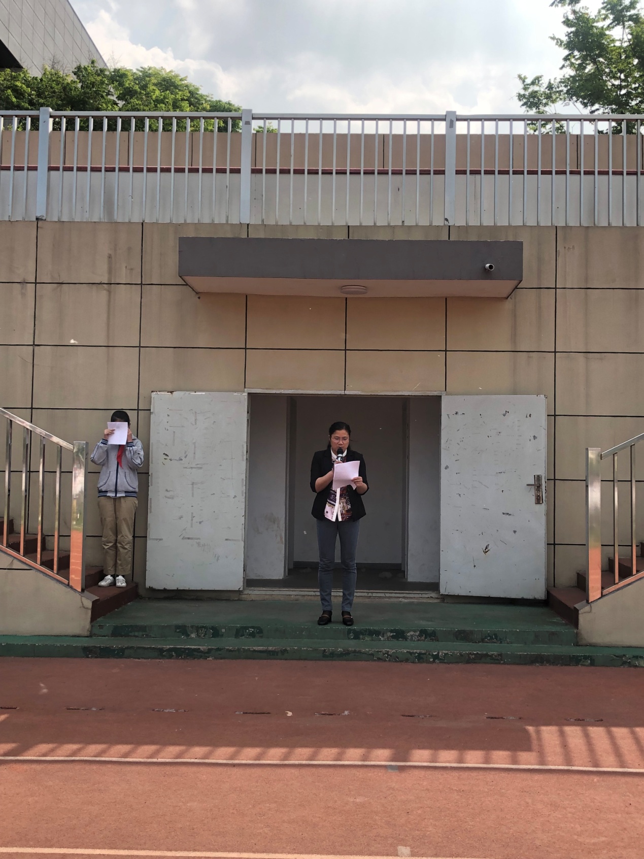 5.11拒绝校园欺凌 共建和谐校园_html_4df46cc6.jpg