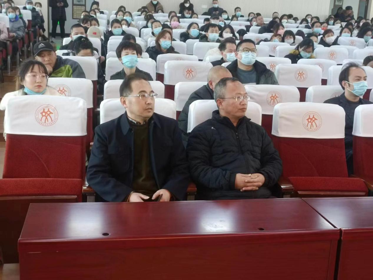 新心理报道_html_m1f2daa45.jpg
