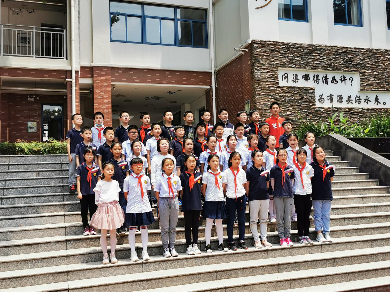 六一活动报道-改_html_5cdd19d9.jpg