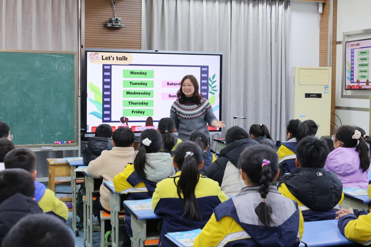 新闻—校本研修活动二_html_m3107adb8.jpg