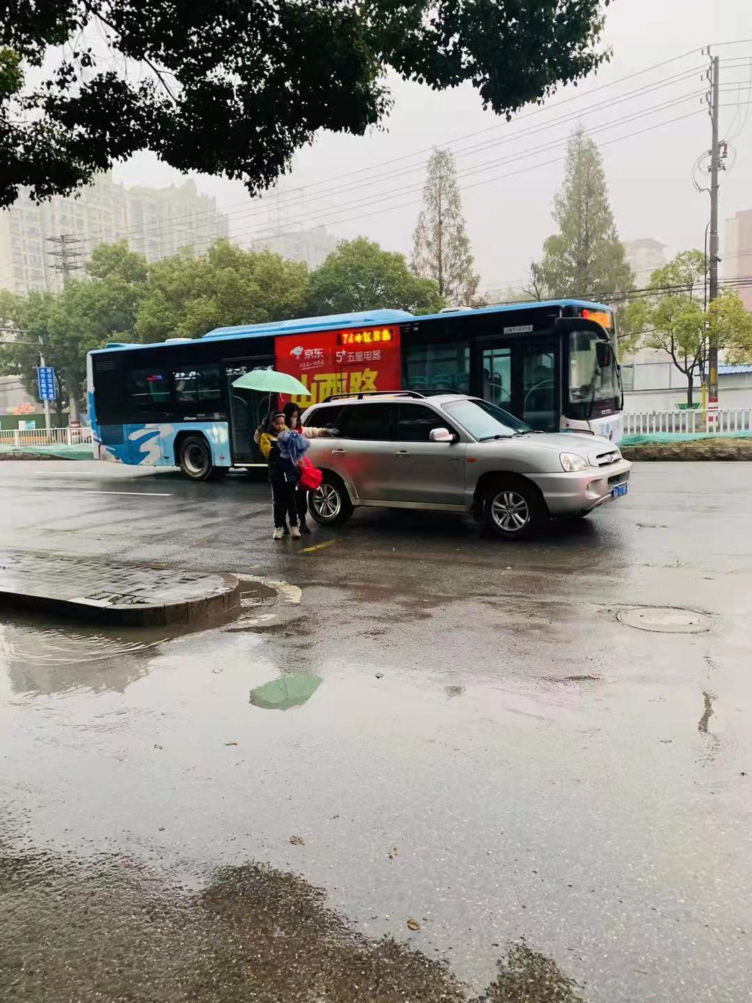 家长志愿服务_html_m57fb30b9.jpg