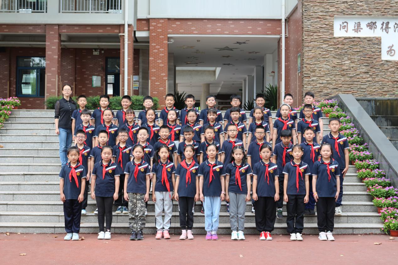 1030集体晨会_html_8fc8289.jpg