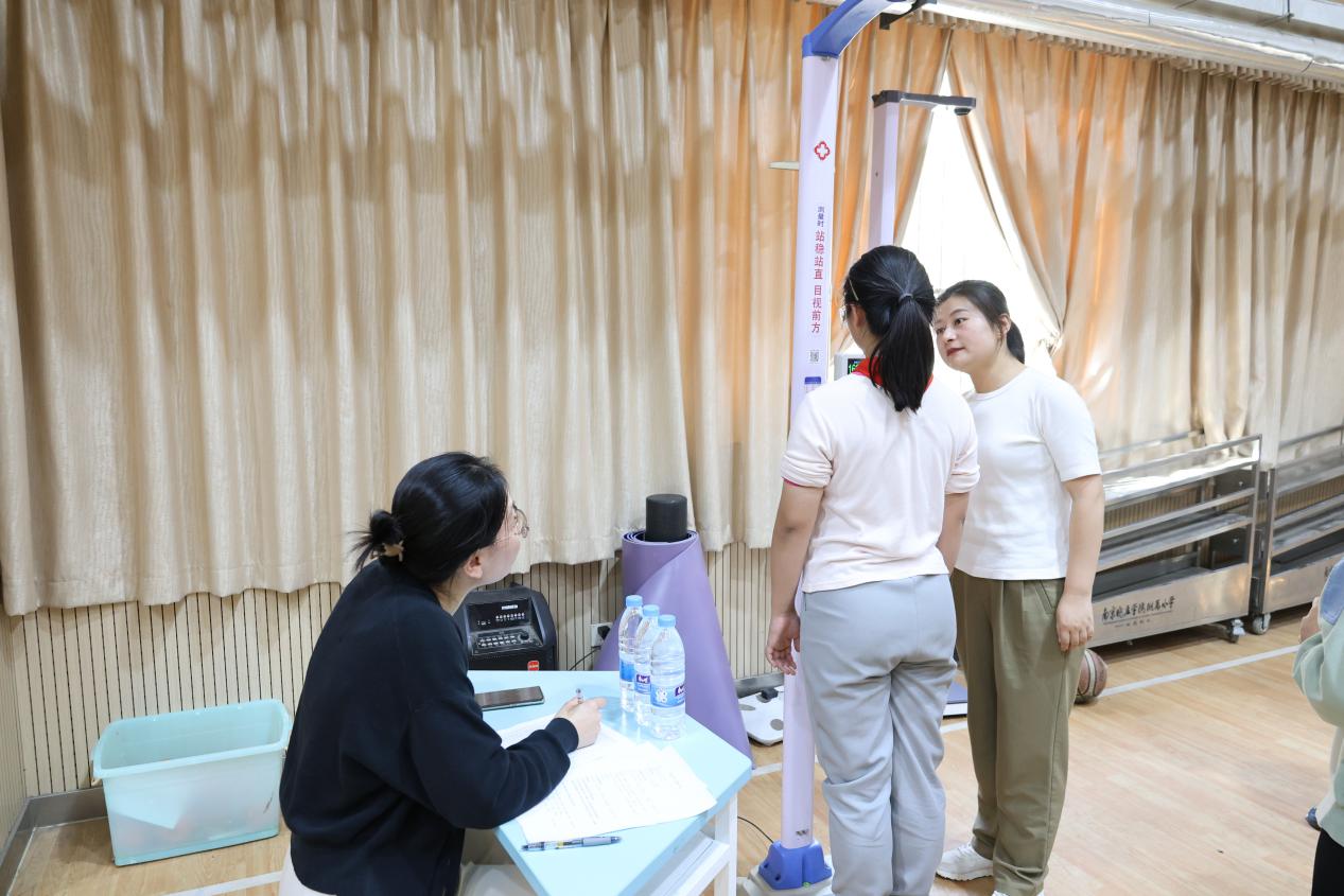 晓院附小体测报道_html_mfac4a10.jpg