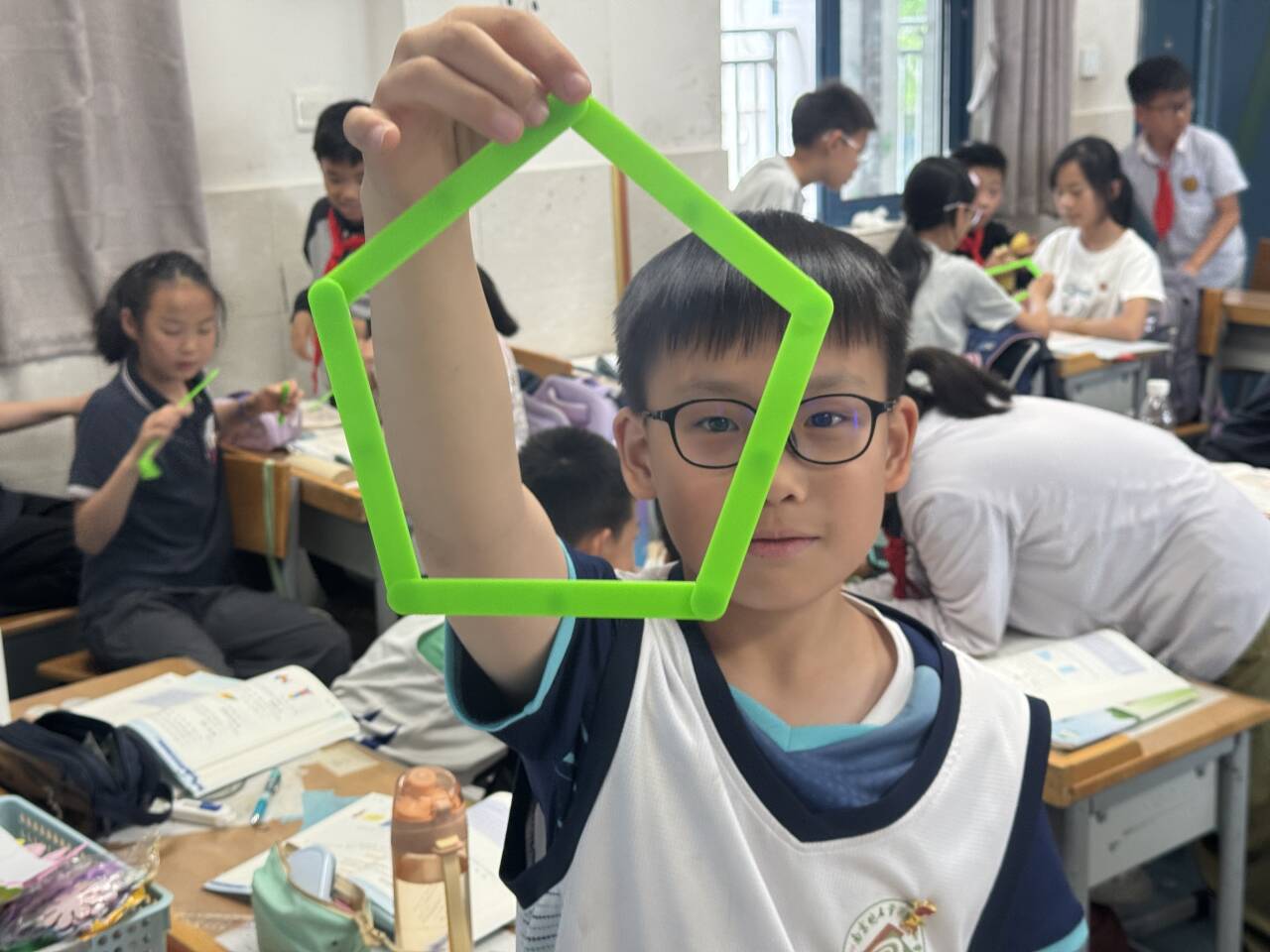 晓院附小四4班：探索多边形的奥秘，感受数学的魅力