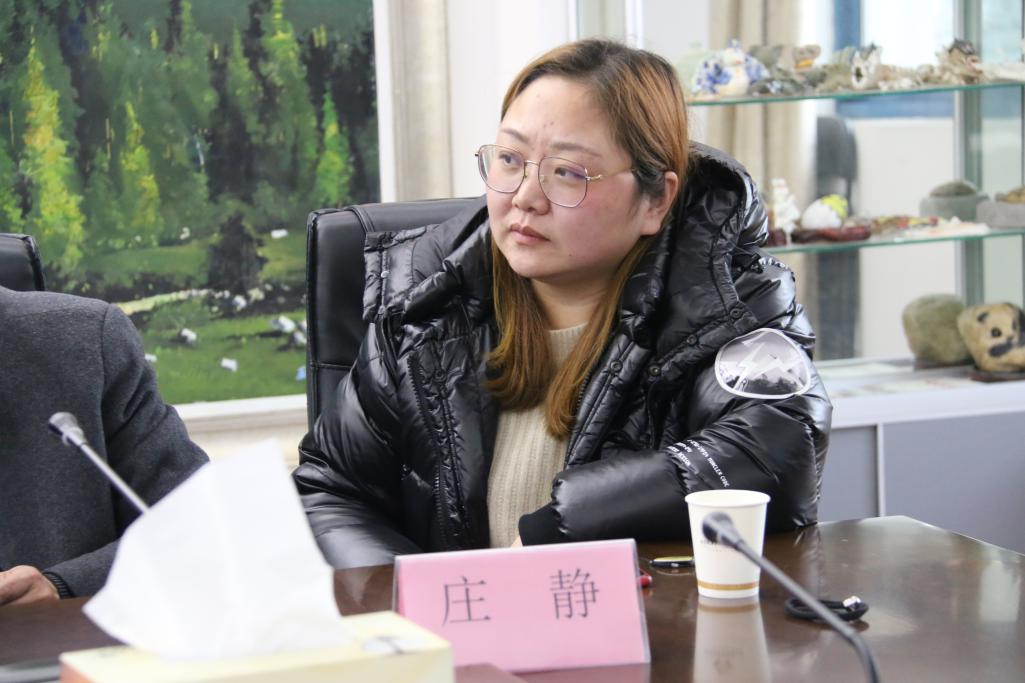 我校召开食堂工作总结与表彰大会——房校改_html_2dc55d09.jpg