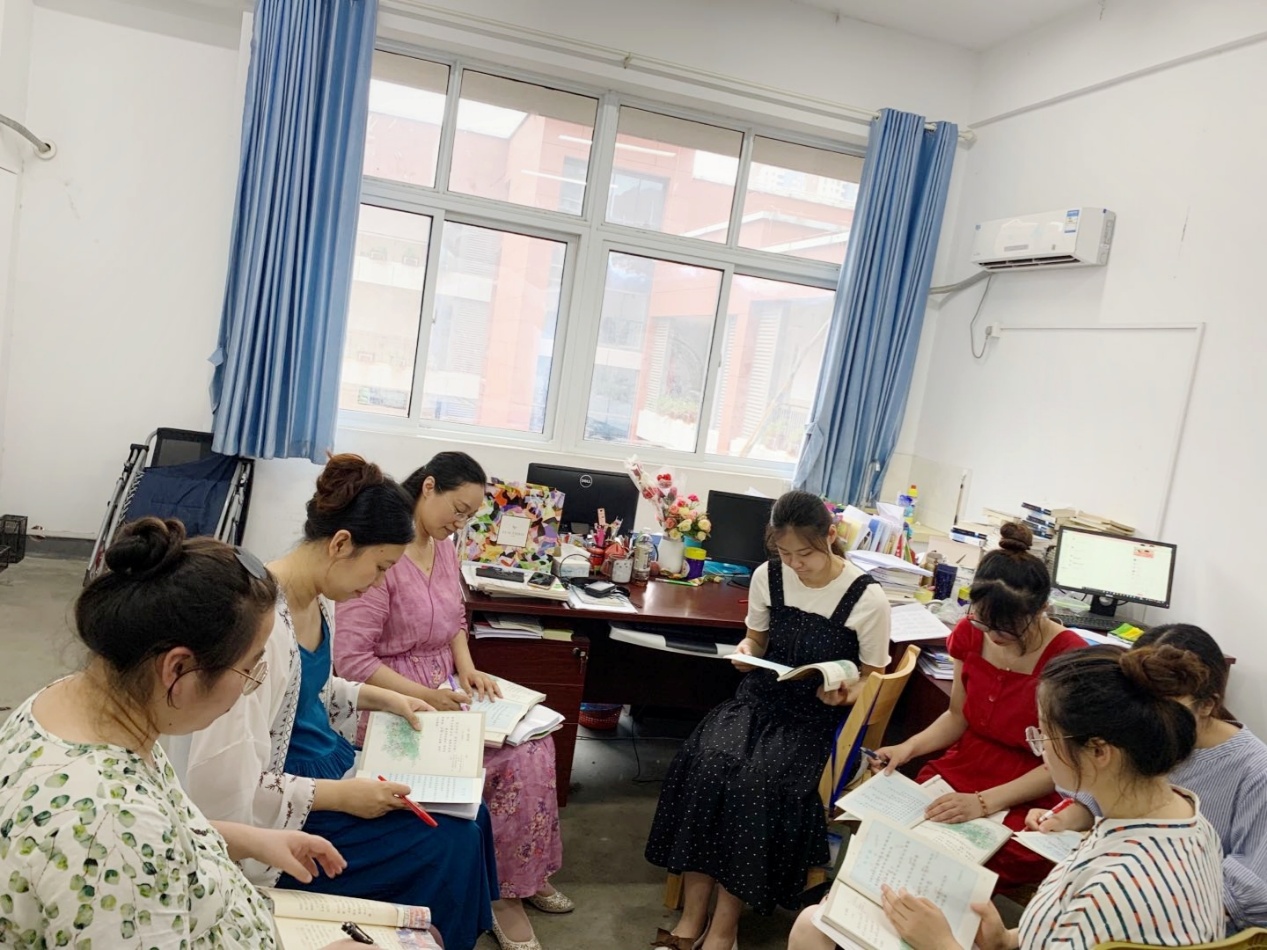 六语复习备课报道_html_7f30a408.jpg