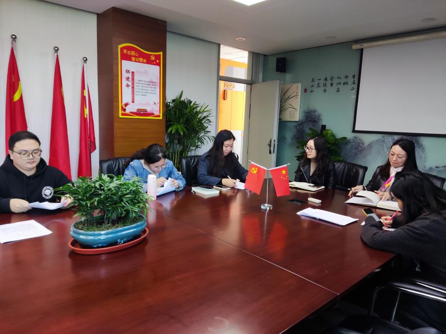 笔耕不辍，专业成长_html_m59bcbdf5.jpg