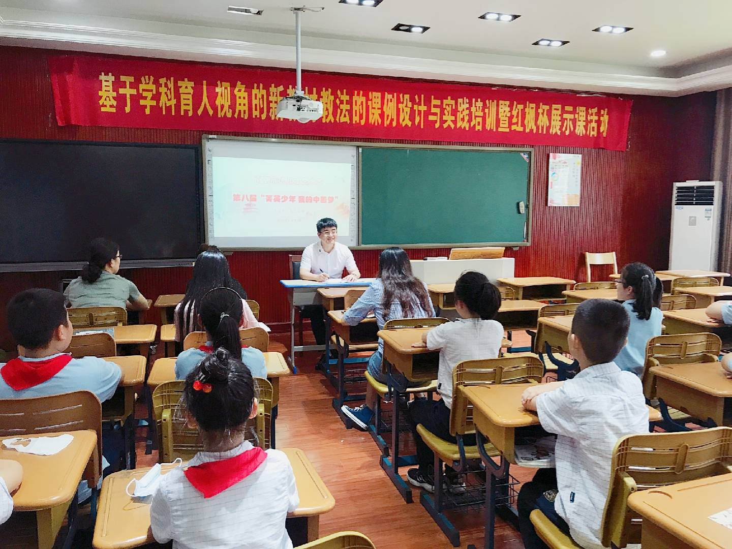 报道：中国梦_html_m455a7ed2.jpg