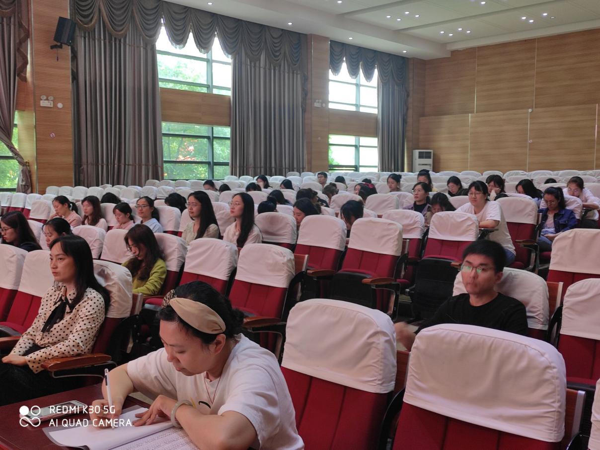2021.5.14 教学工作专项会议 报道  _html_23a2cd07.jpg