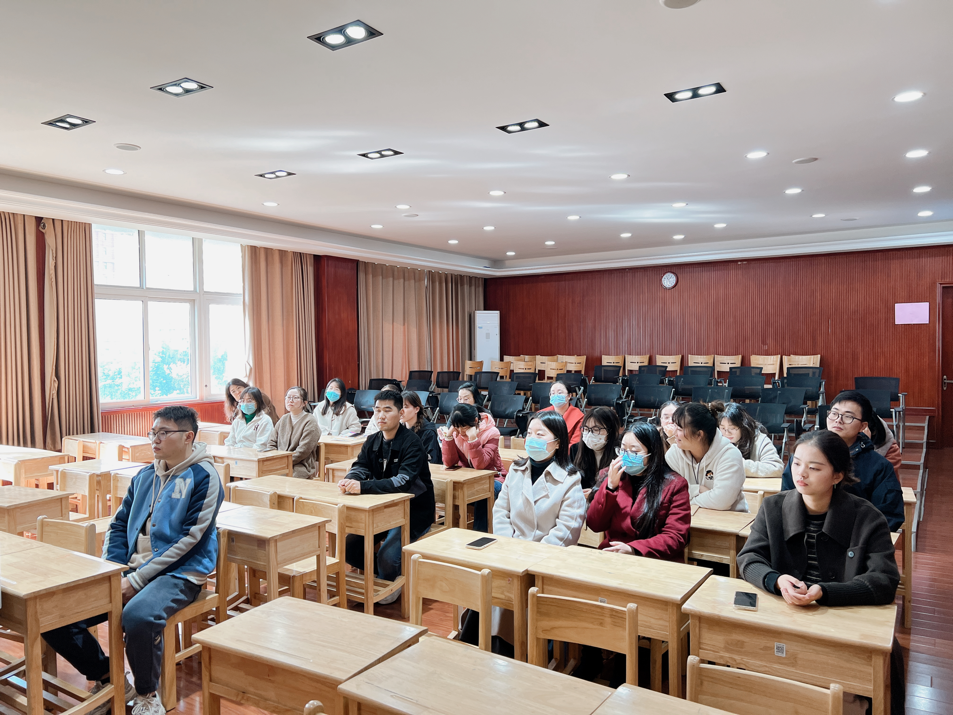 夯实级部管理 凝聚团队力量——四年级级部会议(1)_html_mdf0ca87.png