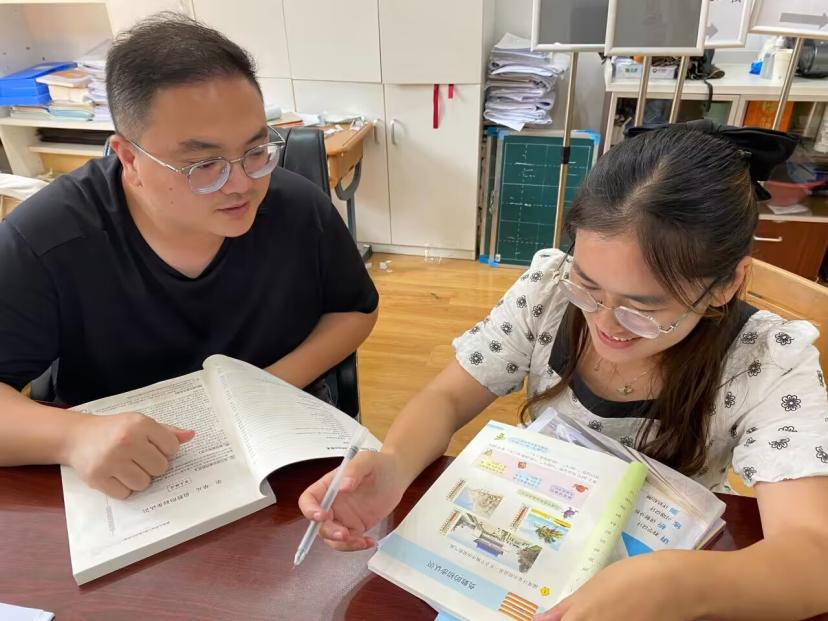 【丁香汉声·教学】期初数学组教研活动侧记_html_97f6b89.jpg