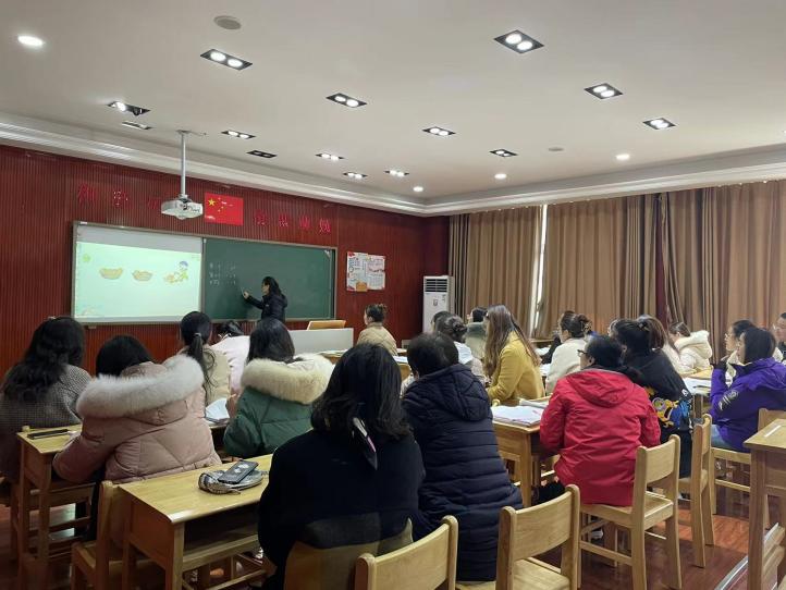 齐心协力共发展 精彩交流促成长_html_1b809ec7.jpg