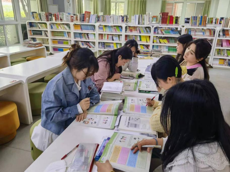 聚焦单元复习 共研集体备课(黄玉婷）_html_m5e71d940.jpg