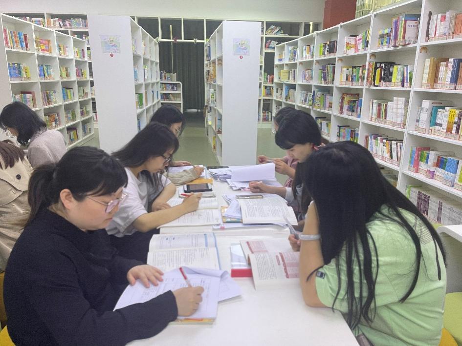 丁小语文备课活动  韦淑芳_html_m5a229454.jpg