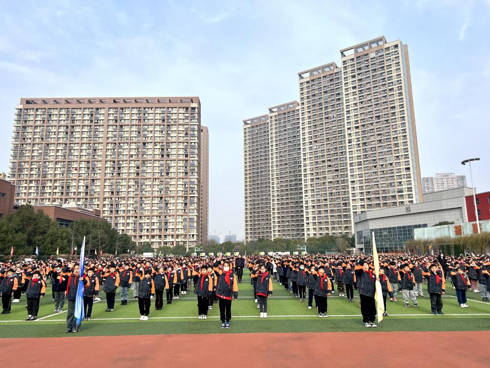 第十八周升旗仪式报道（丁程琳2024.1.2）(1)_html_m385ff532.jpg