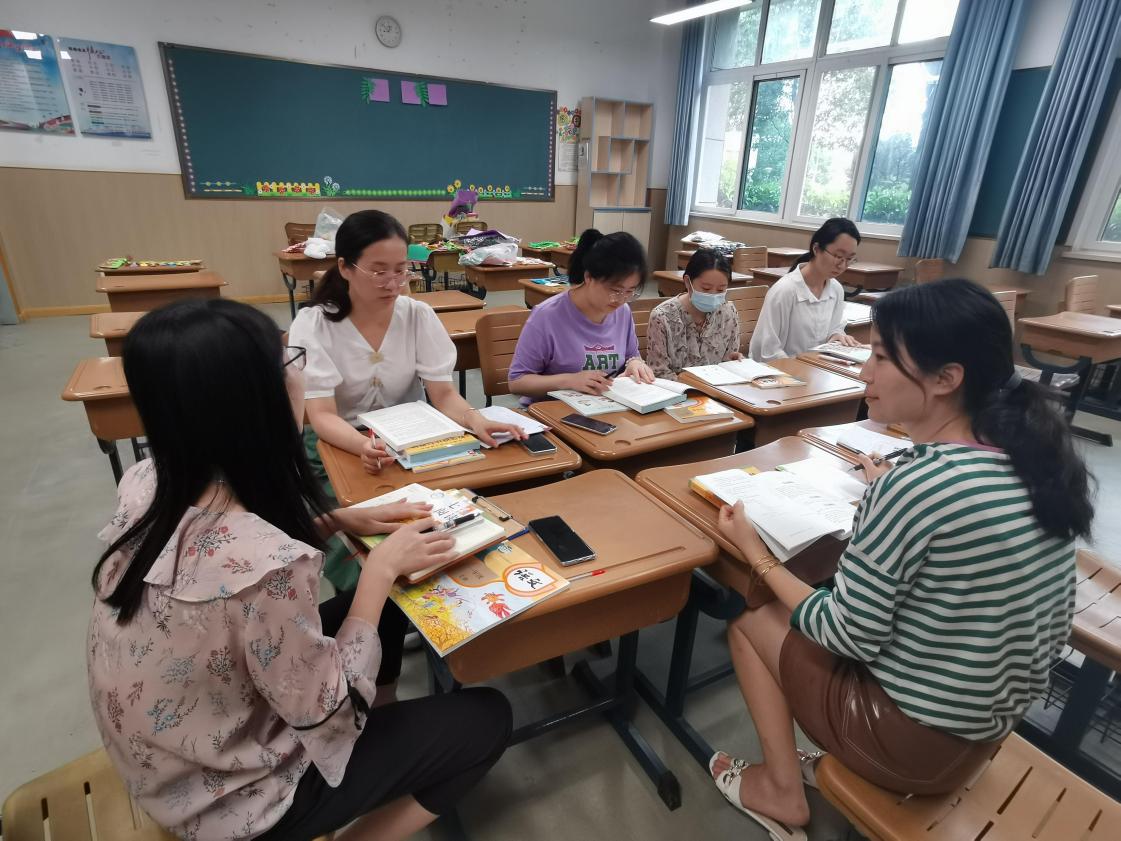 砥砺前行 扬帆再起航——丁小教学工作_html_52e85079.jpg